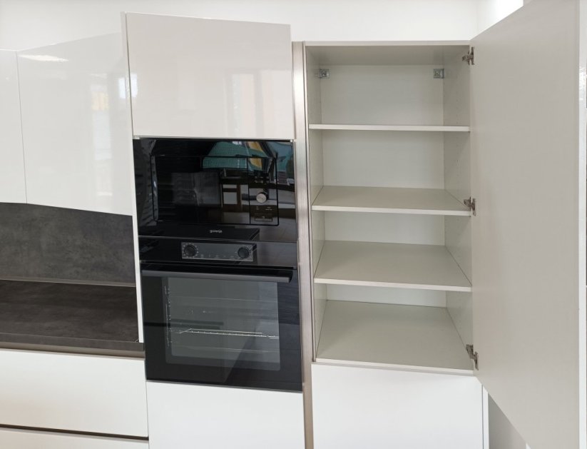 KUCHYNSKÁ LINKA CLASSIC Biela lesklá/Betón tmavý